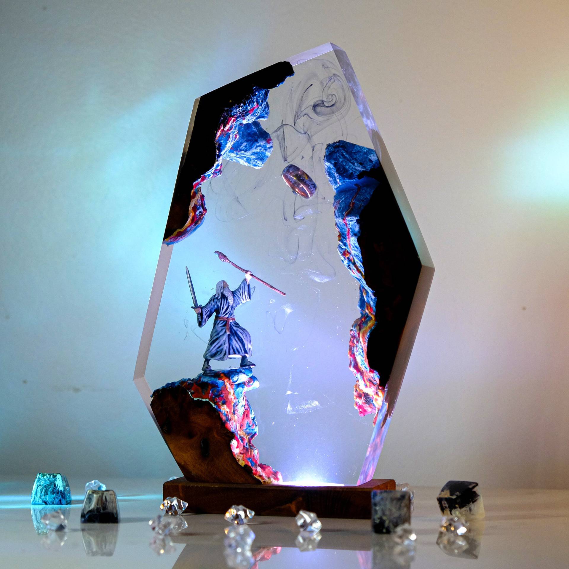 Figurka z sceny filmowej, stol – Lighting Decor For Wedding recenzja i cena